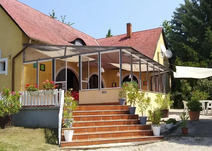 Arcadia 3* Ábrahámhegy